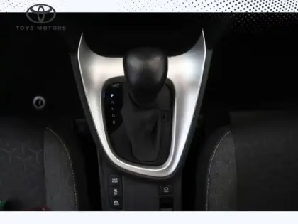 Photo 16 Toyota Yaris Hybride 116h 2WD Design MY22