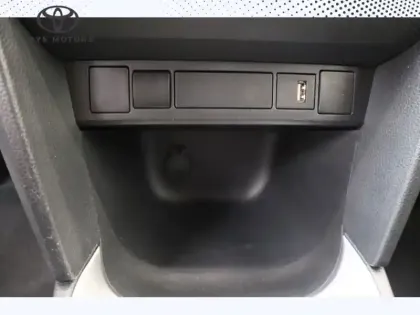 Photo 14 Toyota Yaris Hybride 116h 2WD Design MY22