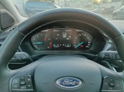 Photo 6 Ford Puma 1.0 EcoBoost 125ch mHEV Titanium Business 7cv