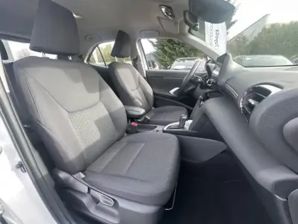 Photo 13 Toyota Yaris Hybride 116h Dynamic