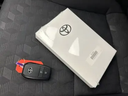 Photo 25 Toyota Yaris Hybride 116h Dynamic