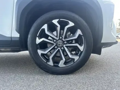 Photo 8 Toyota Yaris Hybride 116h Design