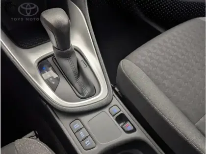 Photo 19 Toyota Yaris Hybride 116h Design Pack