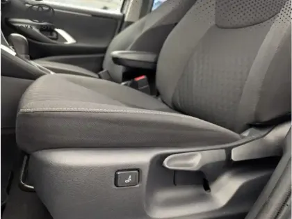 Photo 7 Toyota Yaris Hybride 116h Design Pack