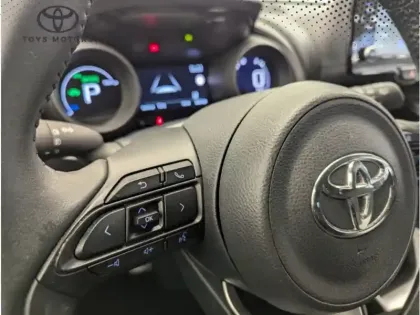 Photo 15 Toyota Yaris Hybride 116h Design Pack