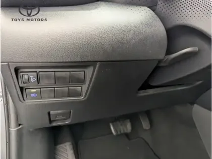 Photo 14 Toyota Yaris Hybride 116h Design Pack