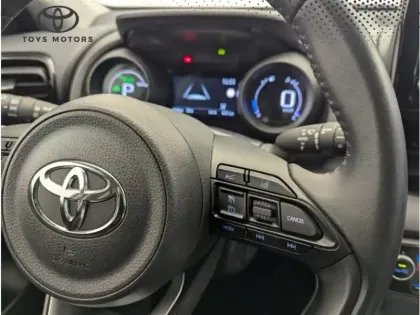 Photo 16 Toyota Yaris Hybride 116h Design Pack