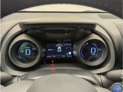 Photo 18 Toyota Yaris Hybride 116h Design Pack