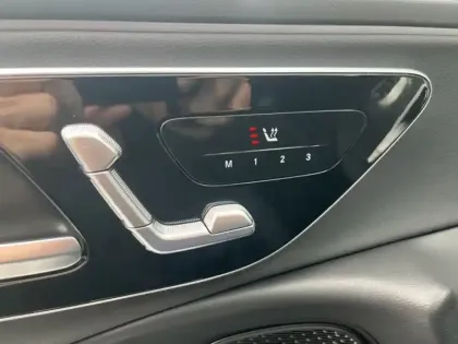 Photo 14 Mercedes Classe E Berline 220 d AMG Line