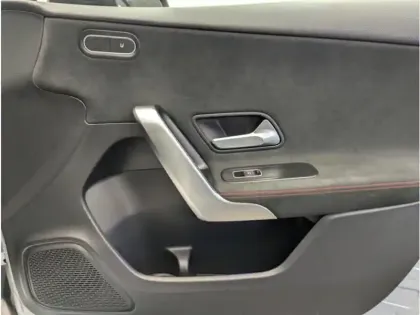 Photo 18 Mercedes Classe A 250 e AMG Line