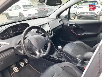 Photo 14 Peugeot 2008 Gén. I Ph2 GT Line 5