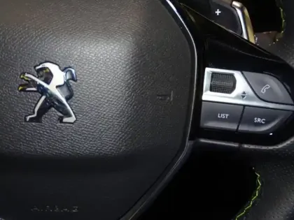 Photo 13 Peugeot 2008  1.2 PureTech 130ch S&S GT EAT8