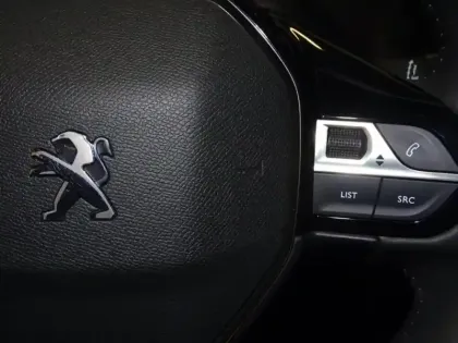 Photo 14 Peugeot 208  1.2 PureTech 100ch S&S Allure 118g