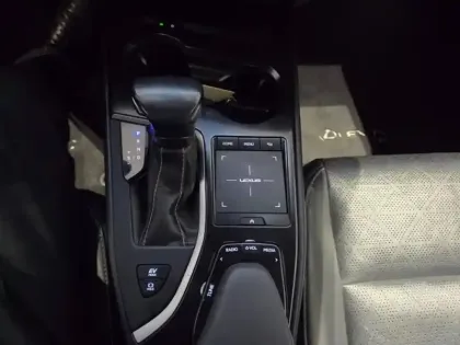 Photo 23 Lexus UX Gén. I Ph1 Le Plus 5