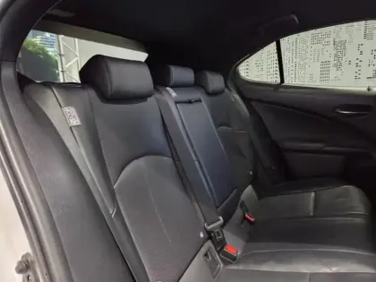 Photo 26 Lexus UX Gén. I Ph1 Le Plus 5