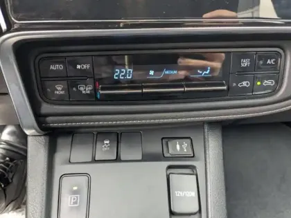 Photo 10 Toyota Auris Gén. II Ph2 Dynamic Business 5