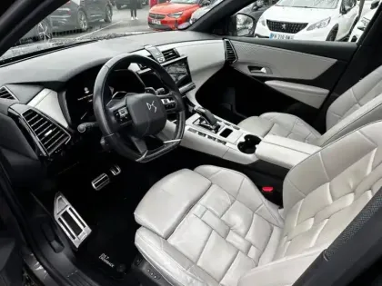 Photo 7 DS DS 7  E-TENSE 4x4 300ch Esprit Voyage