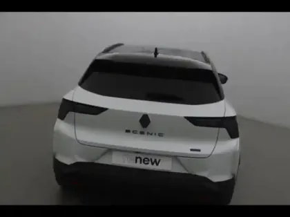 Photo 7 Renault Scenic  E-Tech Electric 220ch Techno esprit Alpine grande autonomie -24