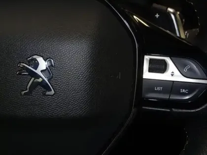 Photo 14 Peugeot 208  1.2 PureTech 100ch S&S GT EAT8