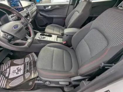 Photo 10 Ford Kuga  2.5 Duratec 190ch FHEV E85 ST-Line BVA