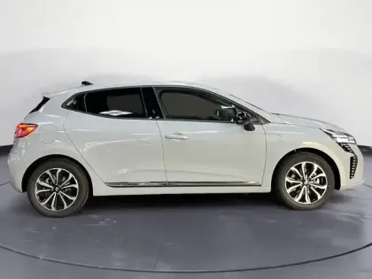 Photo 6 Renault Clio  1.6 E-Tech 145ch full hybrid Techno - 25b