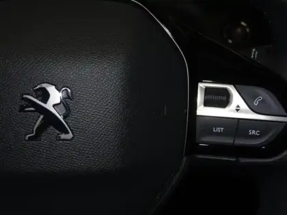 Photo 13 Peugeot 2008  1.2 PureTech 130ch S&S Allure Pack