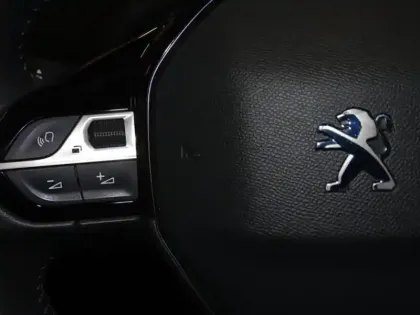 Photo 12 Peugeot 2008  1.2 PureTech 130ch S&S Allure Pack