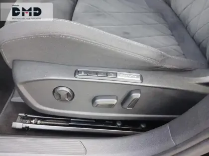 Photo 14 Volkswagen Golf Gén. VIII Ph1 Style 5