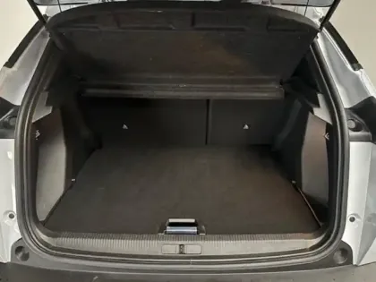 Photo 10 Peugeot 2008  1.2 Hybrid 136ch Allure e-DCS6