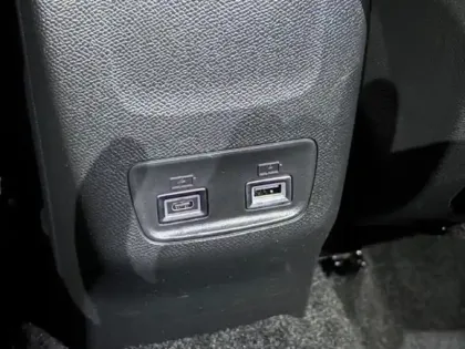 Photo 12 Peugeot 2008  1.2 Hybrid 136ch Allure e-DCS6