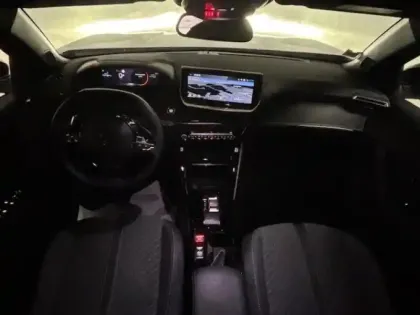 Photo 6 Peugeot 2008  1.2 Hybrid 136ch Allure e-DCS6