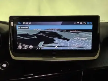 Photo 8 Peugeot 2008  1.2 Hybrid 136ch Allure e-DCS6