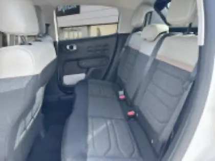 Photo 7 Citroën C3  1.2 PureTech 110ch S&S Shine 120-123g