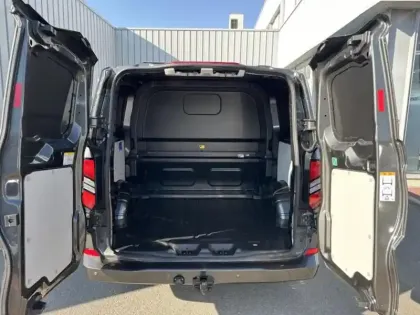 Photo 12 Ford Custom Gén. II Ph1 Limited 1