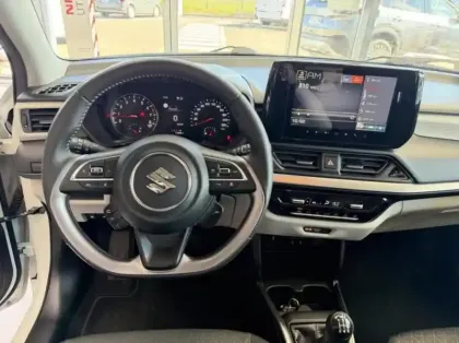 Photo 11 Suzuki Swift Gén. V Ph1 Pack 5