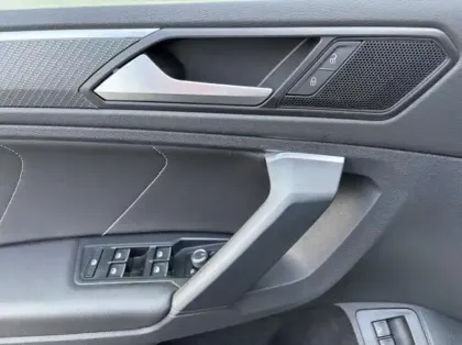 Photo 11 Volkswagen Tiguan  1.4 eHybrid 245ch R-Line DSG6