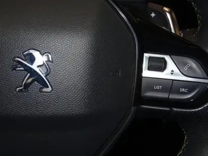 Photo 14 Peugeot 2008  1.2 PureTech 130ch S&S GT EAT8