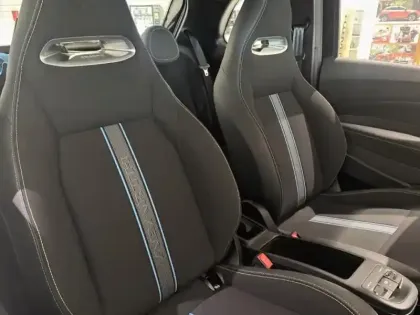 Photo 11 Abarth 500  e 155ch 42kWh Pack 4cv