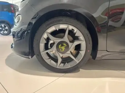 Photo 6 Abarth 500  e 155ch 42kWh Pack 4cv