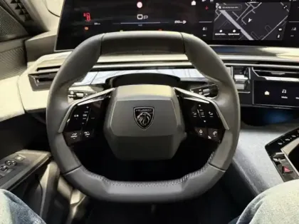 Photo 16 Peugeot 3008  1.2 Hybrid 145ch Allure e-DCS6