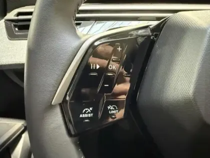 Photo 17 Peugeot 3008  1.2 Hybrid 145ch Allure e-DCS6