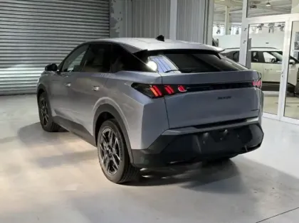 Photo 6 Peugeot 3008  1.2 Hybrid 145ch Allure e-DCS6