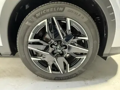 Photo 11 Peugeot 3008  1.2 Hybrid 145ch Allure e-DCS6