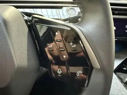 Photo 18 Peugeot 3008  1.2 Hybrid 145ch Allure e-DCS6