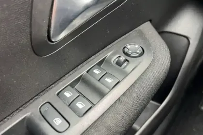 Photo 22 Peugeot 208  PureTech 75 S&S BVM5