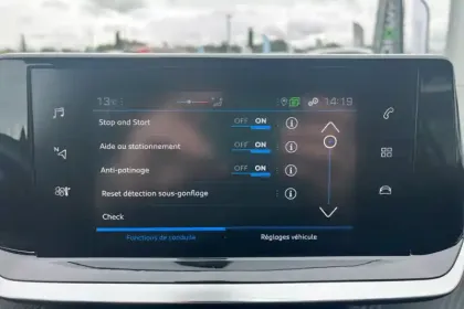 Photo 19 Peugeot 208  PureTech 75 S&S BVM5