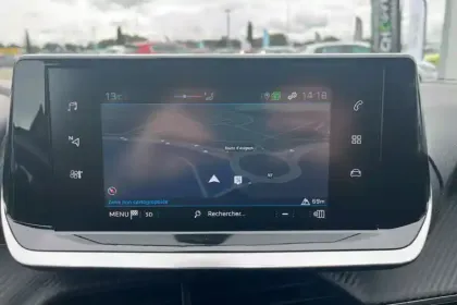 Photo 17 Peugeot 208  PureTech 75 S&S BVM5