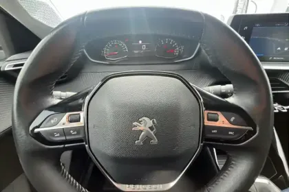 Photo 15 Peugeot 208  PureTech 75 S&S BVM5