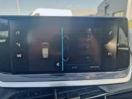 Photo 18 Peugeot 208  Electrique 50 kWh 136ch