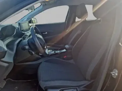 Photo 10 Peugeot 208  Electrique 50 kWh 136ch